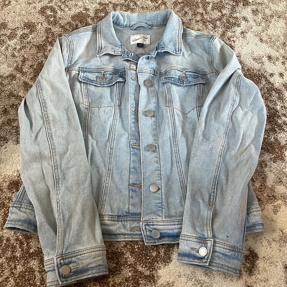 Women's Denim Jacket - Universal Thread, Medium.